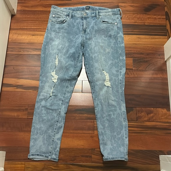 Gap Girlfriend Jean - Picture 1 of 4